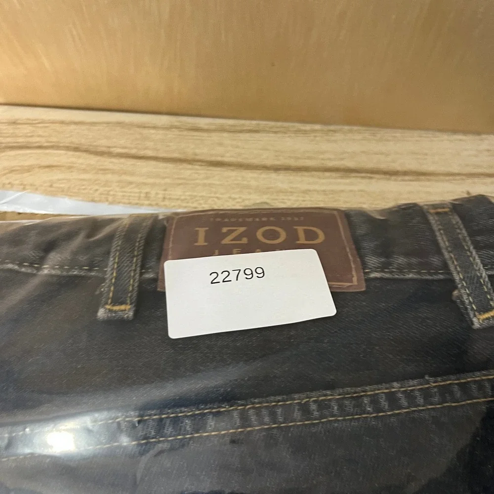 IZOD Jeans Mens Size 38x30 Black Straight Leg Faded Casual Cotton Denim Classic‎